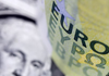 Dolarul crește cu 13 de bani. Cât valorează euro