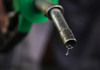 Benzina se scumpește la pompă. Cât va costa motorina în weekend