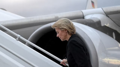 Avionul cu care zbura Ursula von der Leyen, forțat să aterizeze folosind hărți de hârtie, după ce sistemele GPS au fost afectate de o presupusă interferență din partea Rusiei