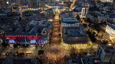 Proteste de amploare în Serbia. Mii de manifestanți au ieșit pe străzile Belgradului pentru a cere alegeri anticipate

