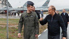 Polonia a „neutralizat” o dronă deasupra Guvernului din centrul Varșoviei, anunță Donald Tusk. Doi cetățeni din Belarus au fost arestați