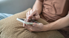 Mesaje de tip phishing pe Telegram, WhatsApp și Signal. Autoritățile îndeamnă cetățenii să nu acceseze link-urile suspecte și să nu introducă datele personale 