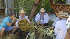 Două zile de tradiții, muzică și spectacole la Festivalul Loziei. Programul evenimentului

