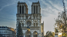 Turlele catedralei Notre Dame din Paris au fost redeschise pentru turiști

