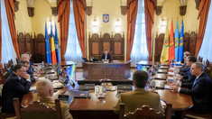 Cine dă ordinul pentru doborârea dronelor care încalcă spațiul aerian al României. Anunțul ministrului Apărării, după ședința CSAT