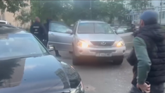 Trei persoane au fost reținute de polițiști. Oamenii legii aveau informații că acestea pegăteau acțiuni de destabilizare după închiderea urnelor (VIDEO)