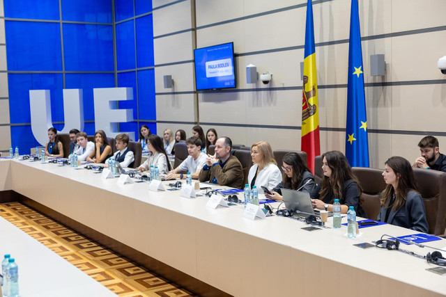 FOTO | În Sala Europa a Parlamentului Republicii Moldova a avut loc conferința „Tinerii decid viitorul Moldovei”, organizată de FTB România