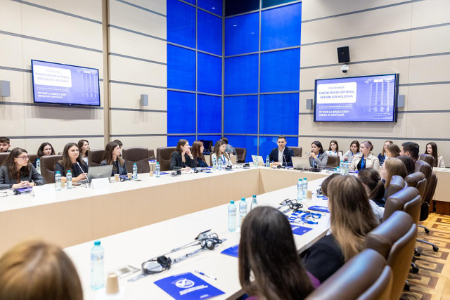 FOTO | În Sala Europa a Parlamentului Republicii Moldova a avut loc conferința „Tinerii decid viitorul Moldovei”, organizată de FTB România
