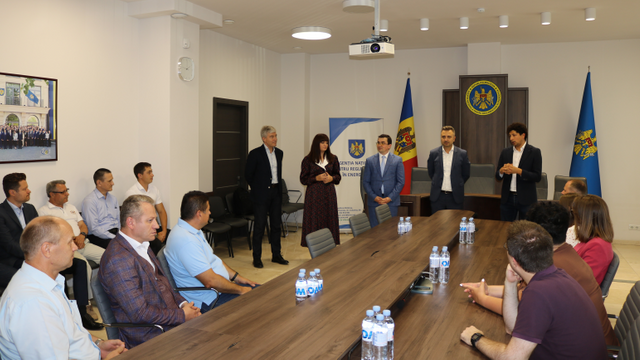 Constantin Borosan, noul director al ANRE a fost prezentat oficial angajaților instituției Constantin Borosan, noul director al ANRE a fost prezentat oficial angajaților instituției