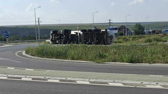 Șofer din R. Moldova, rănit la Vaslui, după răsturnarea unei cisterne cu gaz metan
Șofer din R. Moldova, rănit la Vaslui, după răsturnarea unei cisterne cu gaz metan