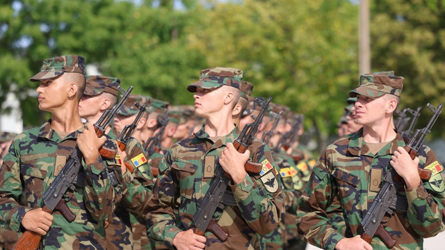 Experți, la 34 de ani de la crearea Armatei Naționale: „Neutralitatea unui stat nu elimină obligația de a menține forțe armate credibile pentru apărarea suveranității” Experți, la 34 de ani de la crearea Armatei Naționale: „Neutralitatea unui stat nu elimină obligația de a menține forțe armate credibile pentru apărarea suveranității”
