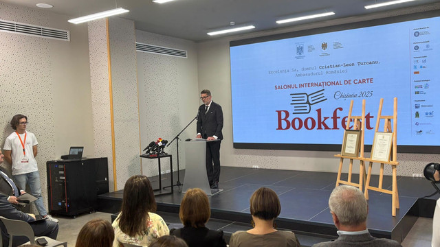 Cristian-Leon Țurcanu, la deschiderea Bookfest: „Într-un spațiu în care suntem asaltați de informații contradictorii, avem nevoie de cunoaștere pentru a recunoaște adevărul” Cristian-Leon Țurcanu, la deschiderea Bookfest: „Într-un spațiu în care suntem asaltați de informații contradictorii, avem nevoie de cunoaștere pentru a recunoaște adevărul”