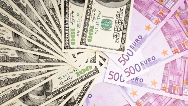 Cât valorează un euro și un dolar. Cursul valutar stabilit de BNM pentru astăzi, 4 septembrie Cât valorează un euro și un dolar. Cursul valutar stabilit de BNM pentru astăzi, 4 septembrie