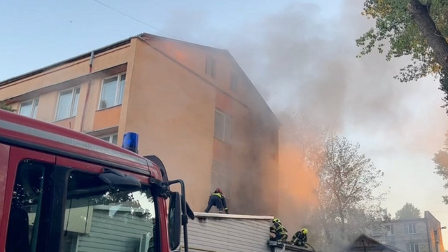 La un pas de tragedie. O butelie de gaz a explodat într-un magazin din Chișinău
La un pas de tragedie. O butelie de gaz a explodat într-un magazin din Chișinău