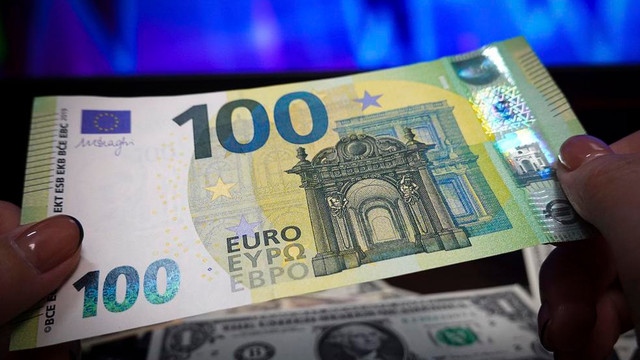 Cât valorează un euro și un dolar. Cursul valutar stabilit de BNM pentru astăzi, 8 septembrie Cât valorează un euro și un dolar. Cursul valutar stabilit de BNM pentru astăzi, 8 septembrie