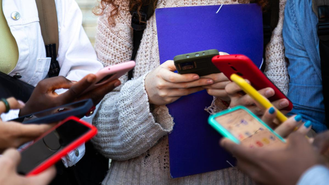 ANALIZĂ | Conținutul fals de pe social media inundă feed-urile cetățenilor Republicii Moldova cu mesaje de frică ANALIZĂ | Conținutul fals de pe social media inundă feed-urile cetățenilor Republicii Moldova cu mesaje de frică