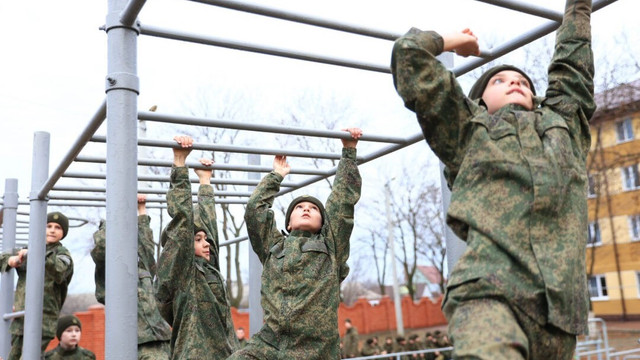 Promo-LEX: Elevii din stânga Nistrului, obligați să urmeze cursuri de pregătire militară Promo-LEX: Elevii din stânga Nistrului, obligați să urmeze cursuri de pregătire militară