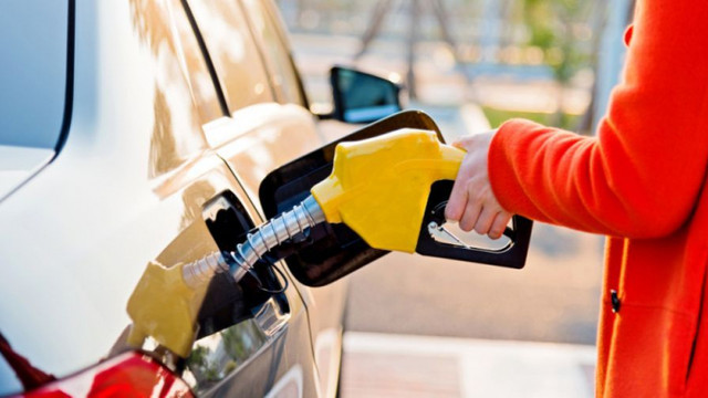 Benzina și motorina se scumpesc la pompă. Noile prețuri stabilite de ANRE pentru weekend 