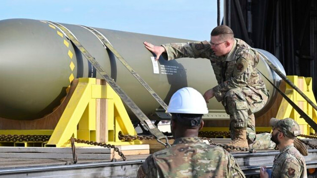 SUA dezvoltă o nouă bombă capabilă să lovească ținte fortificate subterane


