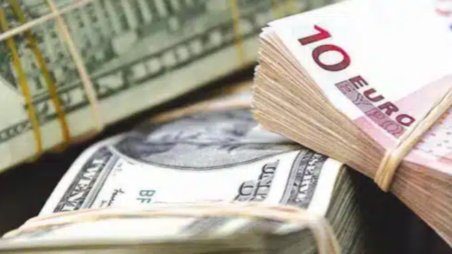 Leul se apreciază față de dolar