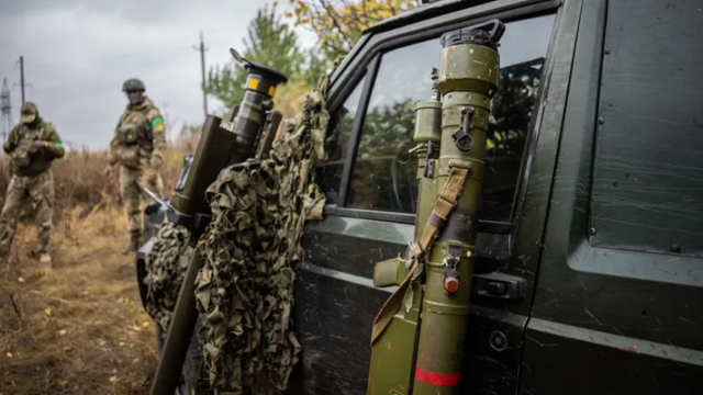 Administrația Trump a aprobat primele livrări de armament american către Ucraina, plătit de aliații europeni din NATO
Administrația Trump a aprobat primele livrări de armament american către Ucraina, plătit de aliații europeni din NATO