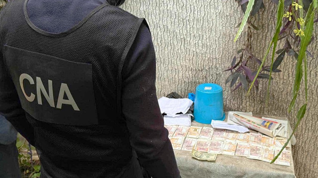 Peste 70 de percheziții efectuate de CNA și procurori într-un dosar de finanțare ilegală a partidelor politice (FOTO) Peste 70 de percheziții efectuate de CNA și procurori într-un dosar de finanțare ilegală a partidelor politice (FOTO)