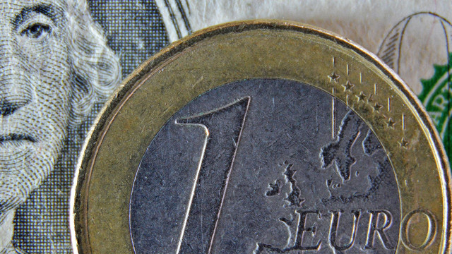 Cât valorează un euro și un dolar. Cursul valutar stabilit de BNM pentru astăzi, 18 septembrie Cât valorează un euro și un dolar. Cursul valutar stabilit de BNM pentru astăzi, 18 septembrie