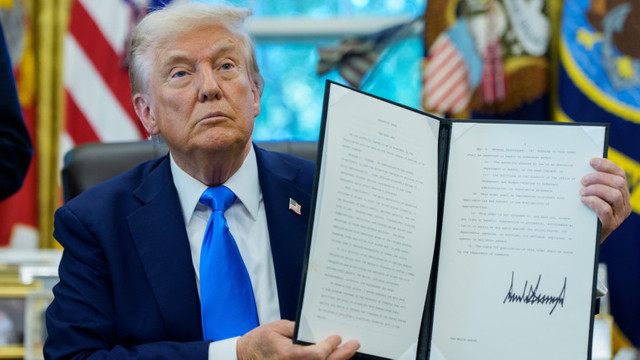 Donald Trump lansează „viza de aur” pentru un milion de dolari: „Va fi un succes imens”
Donald Trump lansează „viza de aur” pentru un milion de dolari: „Va fi un succes imens”