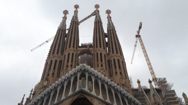 Sagrada Familia este gata să-și ridice cel mai înalt turn și să devină cea mai înaltă biserică din Europa Sagrada Familia este gata să-și ridice cel mai înalt turn și să devină cea mai înaltă biserică din Europa