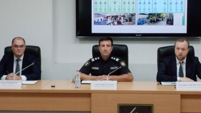 Rezultatul celor peste 250 de percheziții: 74 de persoane, reținute. Oamenii legii investighează tineri care ar fi fost fost instruiți în Serbia pentru destabilizări în masă Rezultatul celor peste 250 de percheziții: 74 de persoane, reținute. Oamenii legii investighează tineri care ar fi fost fost instruiți în Serbia pentru destabilizări în masă