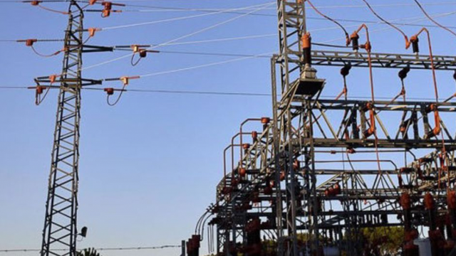 ANRE a aprobat Planul de dezvoltare a rețelelor electrice pentru perioada 2025–2034. Investiții de 8 miliarde de lei în modernizarea infrastructurii energetice