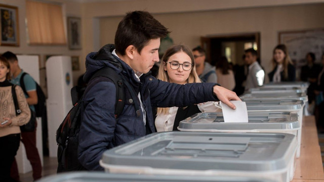 ELECTORALA 2025 | Elevii și studenții pot vota la alegerile parlamentare din 28 septembrie în localitatea unde își fac studiile
