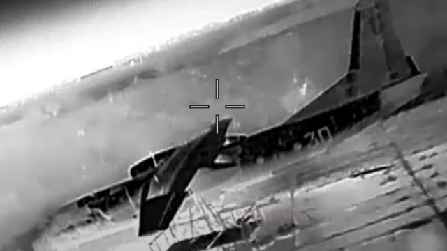 Ucraina susține că a distrus două avioane rusești An-26 și două stații radar în Crimeea. Imagini cu operațiunea (VIDEO)
