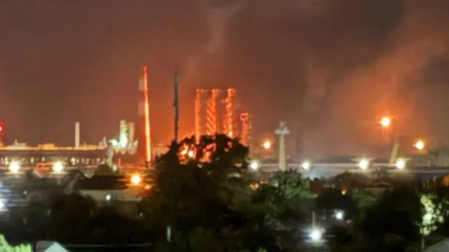 VIDEO | Ucraina a atacat peste noapte rafinăria Afipsky din Rusia
