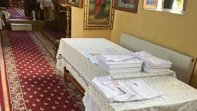 Publicații cu mesaje denigratoare și conținut propagandistic, descoperite într-o biserică din Hîncești