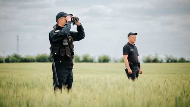Vânătoarea în zonele de frontieră și armele de foc, interzise de ziua alegerilor 