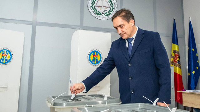 LIVE | Alegeri Parlamentare 2025: Exercitarea votului de către copreședintele Blocului ALTERNATIVA, Alexandr Stoianoglo LIVE | Alegeri Parlamentare 2025: Exercitarea votului de către copreședintele Blocului ALTERNATIVA, Alexandr Stoianoglo