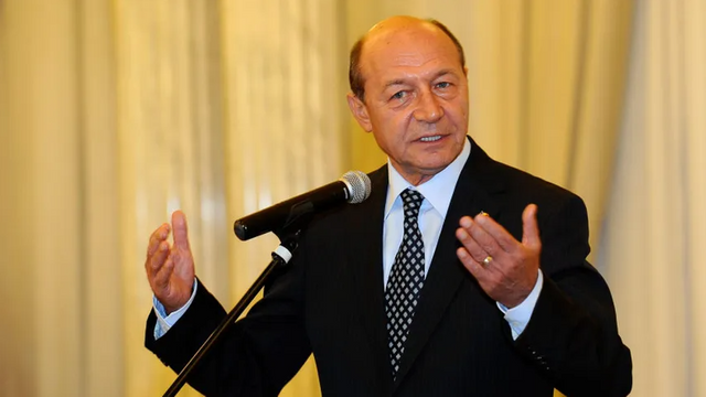„Omenirea a inventat ceva mai puternic decât toate armele: votul”. Mesajul fostului președinte român Traian Băsescu, după alegerile parlamentare din 28 septembrie 