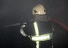 Incendiu într-un apartament din Bălți: Proprietarul a sărit de pe geam pentru a se proteja de foc, iar 20 de persoane au fost evacuate