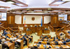 Aproape jumătate din deputații noului Parlament sunt la primul mandat. Cei mai longevivi - Voronin și Greceanîi