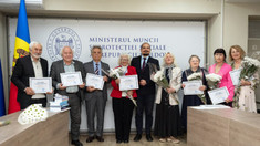 „Vârsta nu trebuie să fie un obstacol, ci o sursă de înțelepciune și inspirație pentru toți”. Cei mai activi seniori au fost premiați de Ziua internațională a persoanelor în etate (FOTO)