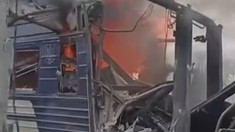 VIDEO | Rusia a bombardat un tren cu pasageri în Sumî, apoi a atacat din nou, în timp ce pasagerii erau evacuați. Zeci de persoane au fost rănite