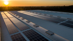 ANRE a aprobat noile tarife fixe și prețuri plafon pentru energia electrică din surse regenerabile