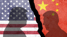 Tensiuni tot mai mari între China și SUA. Beijingul acuză cu „represalii” dacă Trump nu renunță la tarifele vamale crescute cu 100%