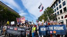 „No Kings”: Aproape 7 milioane de persoane din toată America au protestat împotriva lui Donald Trump