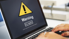 O pană majoră de internet afectează sute de companii la nivel global. Milioane de utilizatori, lăsați fără acces online