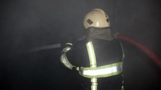 Incendiu într-un apartament din Bălți: Proprietarul a sărit de pe geam pentru a se proteja de foc, iar 20 de persoane au fost evacuate