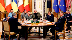 Volodimir Zelenski și liderii UE îl susțin pe Donald Trump să utilizeze actuala linie de front drept „bază” pentru negocierile de pace