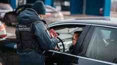 Zeci de persoane străine au fost întoarse de la granița Republicii Moldova în ultimele 24 de ore. Alți doi cetățeni au traversat ilegal frontiera