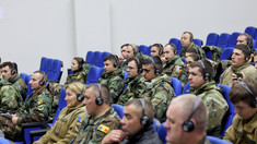 Militarii care vor pleca în misiunea KFOR sunt instruiți în domeniul dreptului internațional umanitar